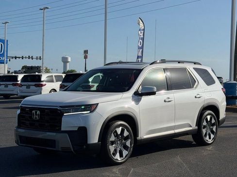New 2026 Honda Pilot Touring image 8