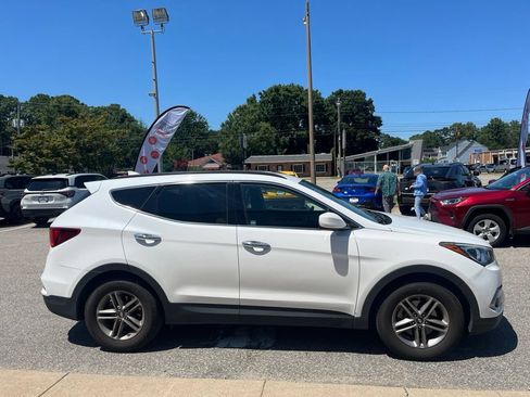 Used 2017 Hyundai Santa Fe Sport FWD image 3