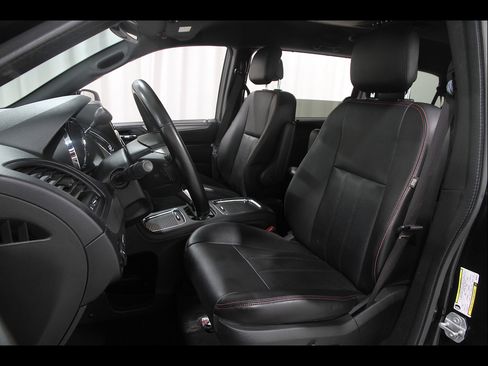 Used 2019 Dodge Grand Caravan GT FWD image 5