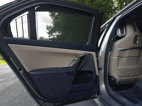 Used 2024 BMW i7 eDrive50 w/ Executive Package RWD image 38