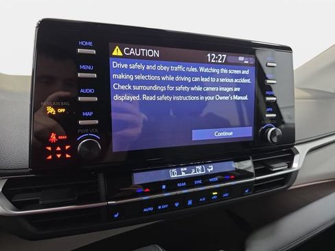 Used 2024 Toyota Sienna XLE FWD image 16