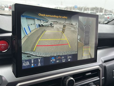 Used 2025 Toyota 4Runner TRD Off-Road Premium image 39