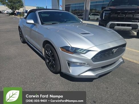 Used 2019 Ford Mustang Premium RWD image 4