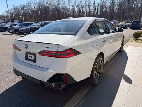 New 2026 BMW i5 eDrive40 w/ M Sport Package image 7