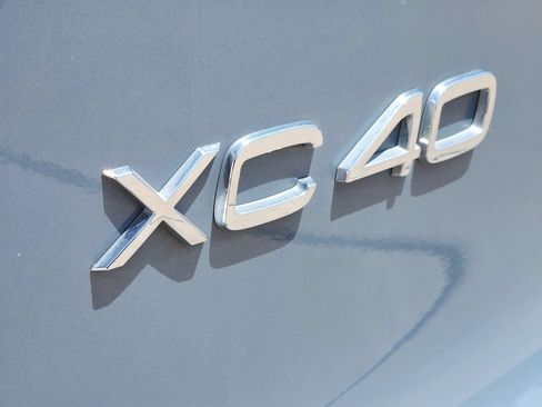 Used 2021 Volvo XC40 T4 Inscription w/ Advanced Package FWD image 8