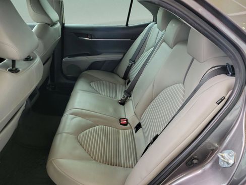 Used 2024 Toyota Camry SE image 17