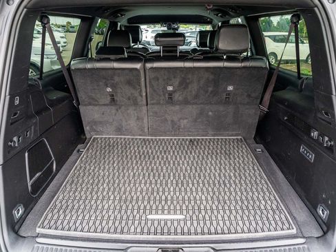 Used 2024 Jeep Wagoneer L Series II w/ Flexible Seating Group RWD image 16