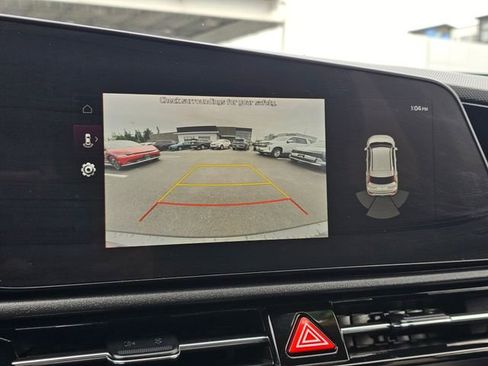 Certified 2023 Kia Niro EX image 28