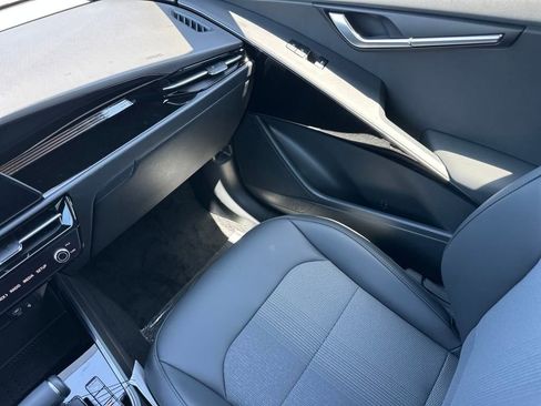 New 2025 Kia Niro EX image 25