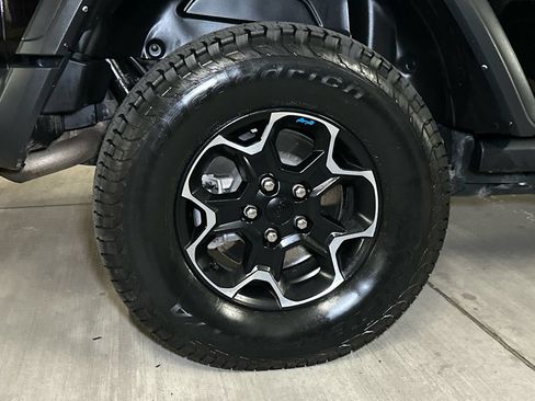Used 2023 Jeep Wrangler Unlimited Rubicon 4xe w/ Steel Bumper Group AWD/4WD image 8