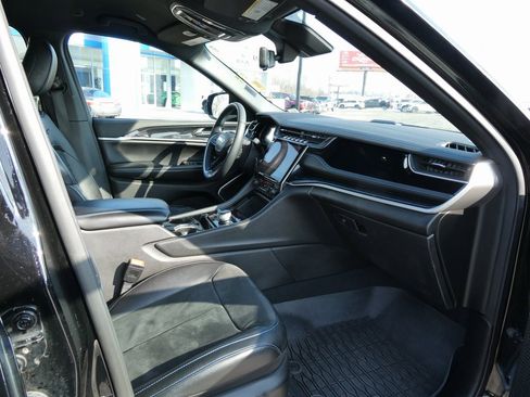 Used 2022 Jeep Grand Cherokee Trailhawk w/ Advanced Protech Group II image 16