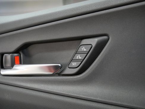 Used 2024 Toyota Prius Prime Premium image 36