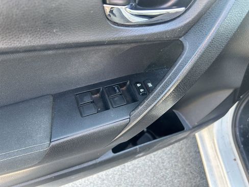 Used 2018 Toyota Corolla LE image 7