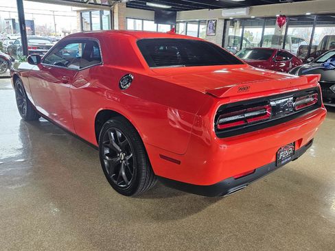 Used 2017 Dodge Challenger SXT Plus image 5