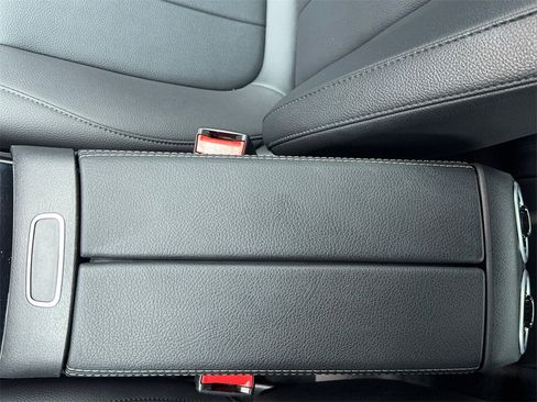 Used 2025 Mercedes-Benz CLA 250 image 34