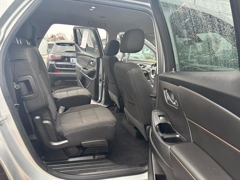 Used 2019 Chevrolet Traverse LT image 16