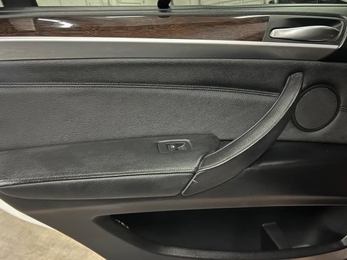 Used 2013 BMW X5 xDrive50i image 35