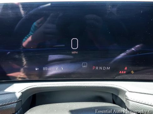 Used 2025 Cadillac XT4 Premium Luxury FWD image 4