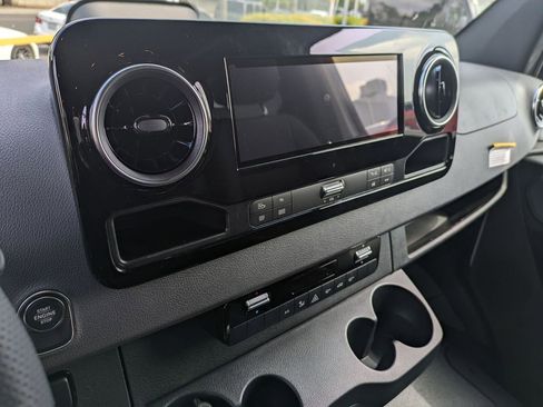 New 2025 Mercedes-Benz Sprinter 2500 image 6