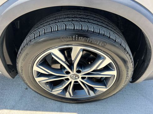 Used 2017 INFINITI QX30 Premium w/ Navigation Package AWD/4WD image 12