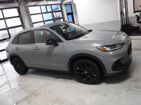 Used 2023 Honda HR-V Sport image 6