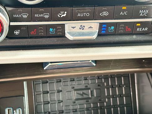 Certified 2023 Ford Expedition Limited image 22