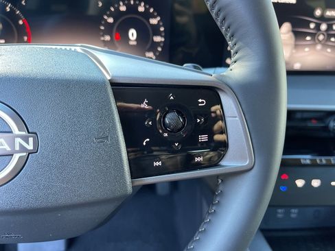 Used 2025 Nissan Murano SV image 18