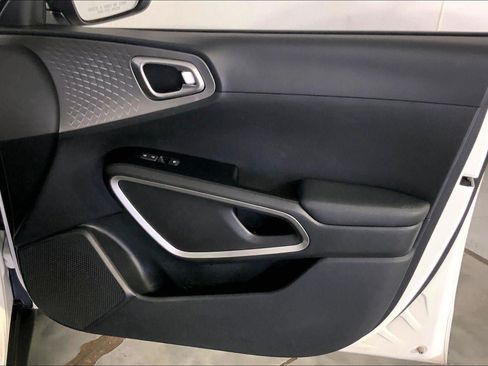Certified 2025 Kia Soul S FWD image 25
