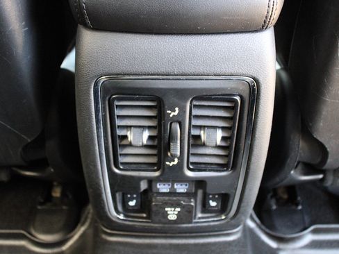 Used 2021 Jeep Grand Cherokee Limited w/ Luxury Group II AWD/4WD image 29