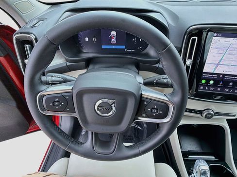 Used 2024 Volvo XC40 B5 Plus AWD/4WD image 39