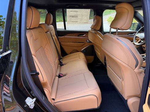 New 2025 Jeep Grand Cherokee Summit image 22