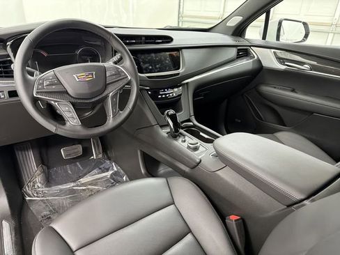 New 2025 Cadillac XT5 Sportv w/ LPO, Floor Liner Package image 22