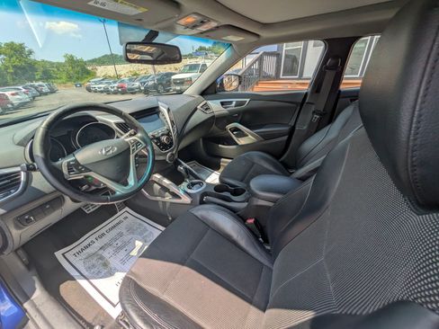 Used 2013 Hyundai Veloster w/ Style Pkg FWD image 12