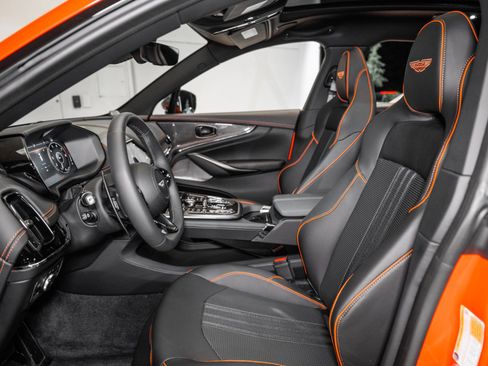 Used 2025 Aston Martin DBX 707 image 13