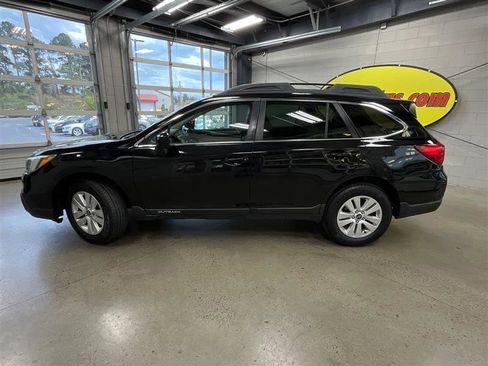 Used 2016 Subaru Outback 2.5i Premium image 2