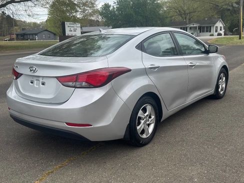 Used 2015 Hyundai Elantra SE image 8