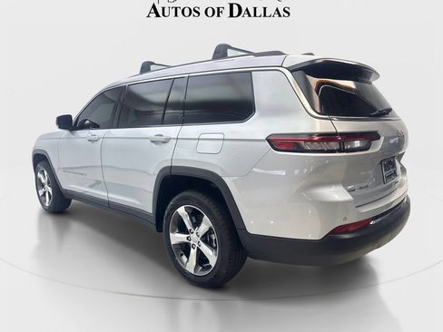 Used 2022 Jeep Grand Cherokee L Limited AWD/4WD image 9