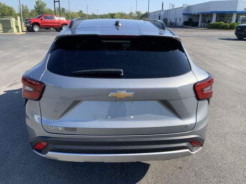 Used 2025 Chevrolet Trax LT w/ Driver Confidence Package FWD image 7