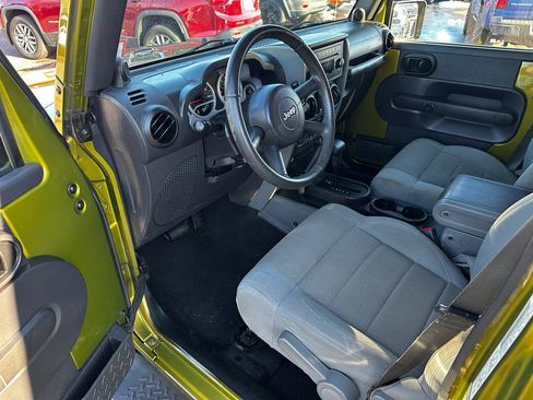 Used 2007 Jeep Wrangler Unlimited Sahara image 9