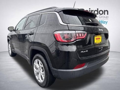 Used 2024 Jeep Compass Latitude image 5