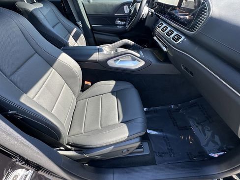 Certified 2025 Mercedes-Benz GLS 450 4MATIC image 15