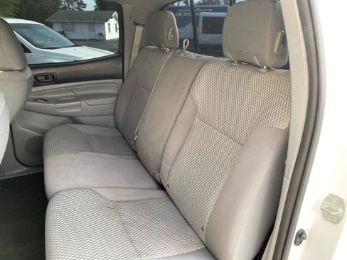 Used 2012 Toyota Tacoma 4x4 Double Cab w/ SR5 Pkg image 7