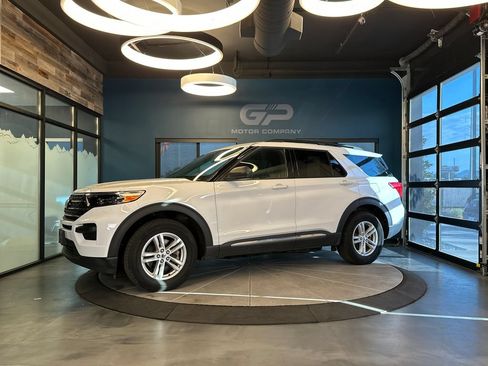 Used 2020 Ford Explorer XLT w/ Comfort Package AWD/4WD image 7
