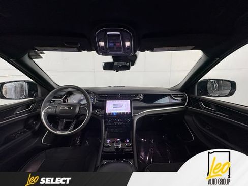 Used 2022 Jeep Grand Cherokee Trailhawk w/ Luxury Tech Group III AWD/4WD image 22