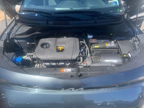 Used 2025 Kia Soul LX w/ LX Technology Package image 32