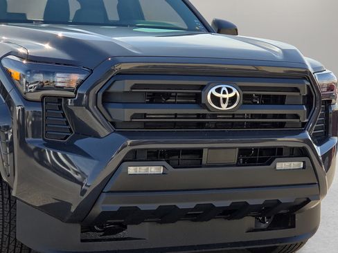 Used 2026 Toyota Tacoma SR5 RWD image 8