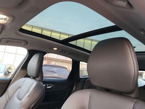 Certified 2025 Volvo XC60 B5 Plus image 21