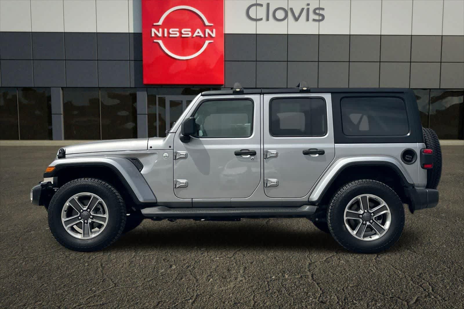 Used 2018 Jeep Wrangler Unlimited Sahara AWD/4WD image 5