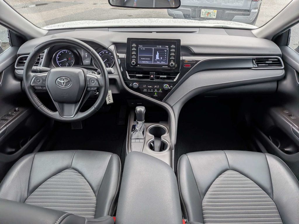 Used 2023 Toyota Camry SE FWD image 13