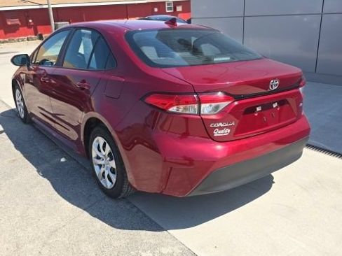 Used 2025 Toyota Corolla LE FWD image 8